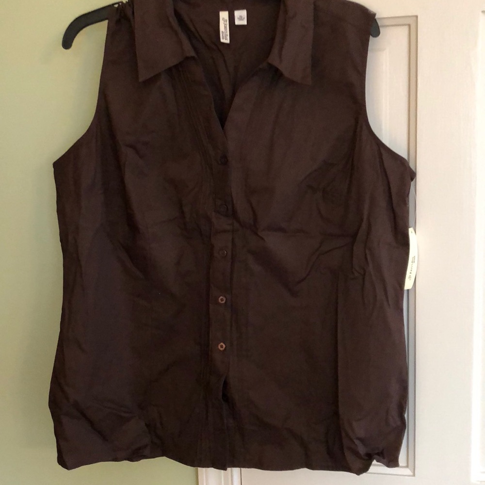 Brown SLEEVELESS button top